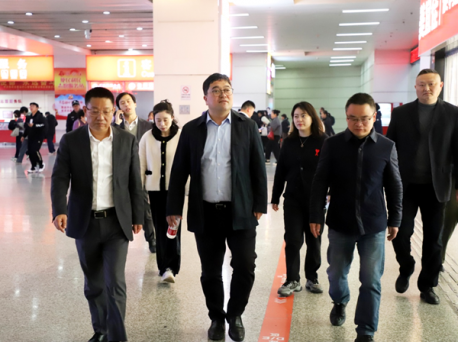 市国资委领导赴客运中心开